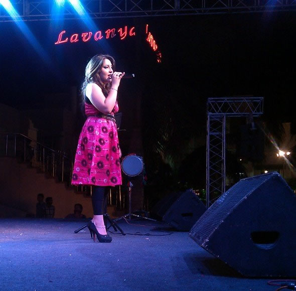 female singer gurgaon